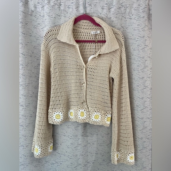 Storia Beige Crochet Cardigan with Floral Trim NWT - Picture 3 of 8